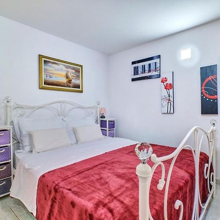 Apartmani Rukonic Aleksandar Nerezine Exterior photo