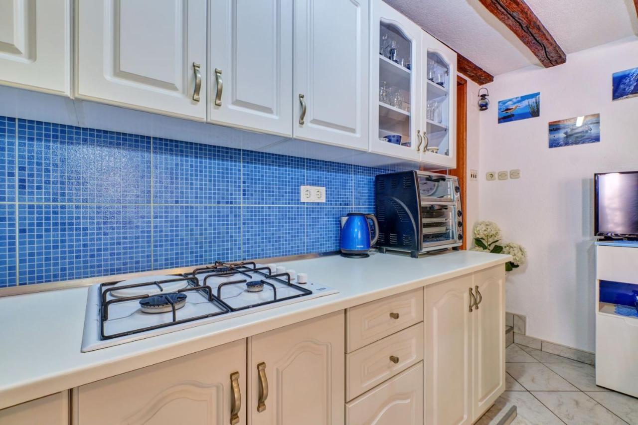 Apartmani Rukonic Aleksandar Nerezine Exterior photo