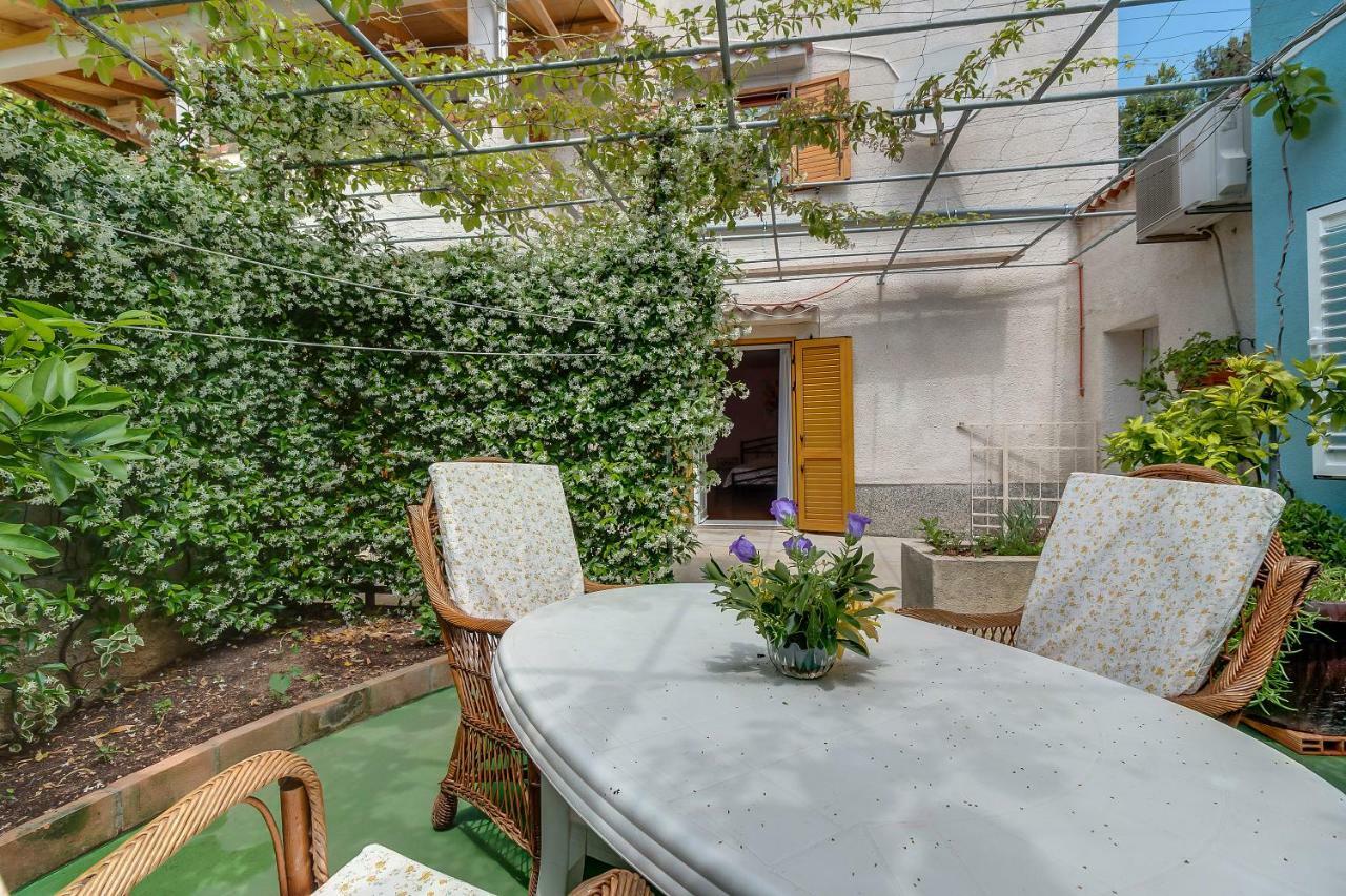Apartmani Rukonic Aleksandar Nerezine Exterior photo