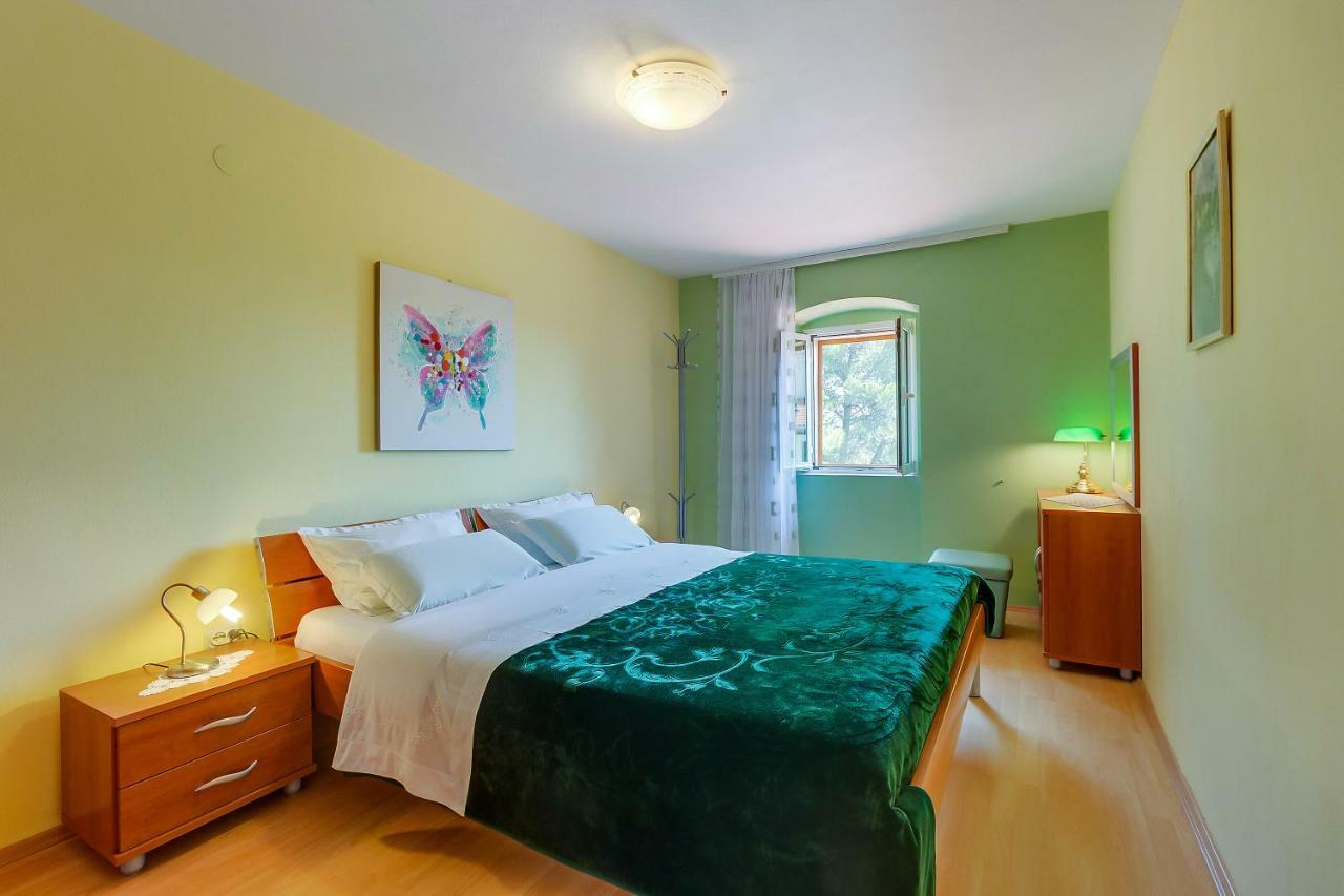Apartmani Rukonic Aleksandar Nerezine Exterior photo