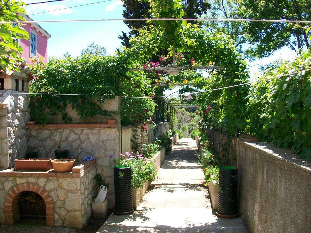 Apartmani Rukonic Aleksandar Nerezine Exterior photo