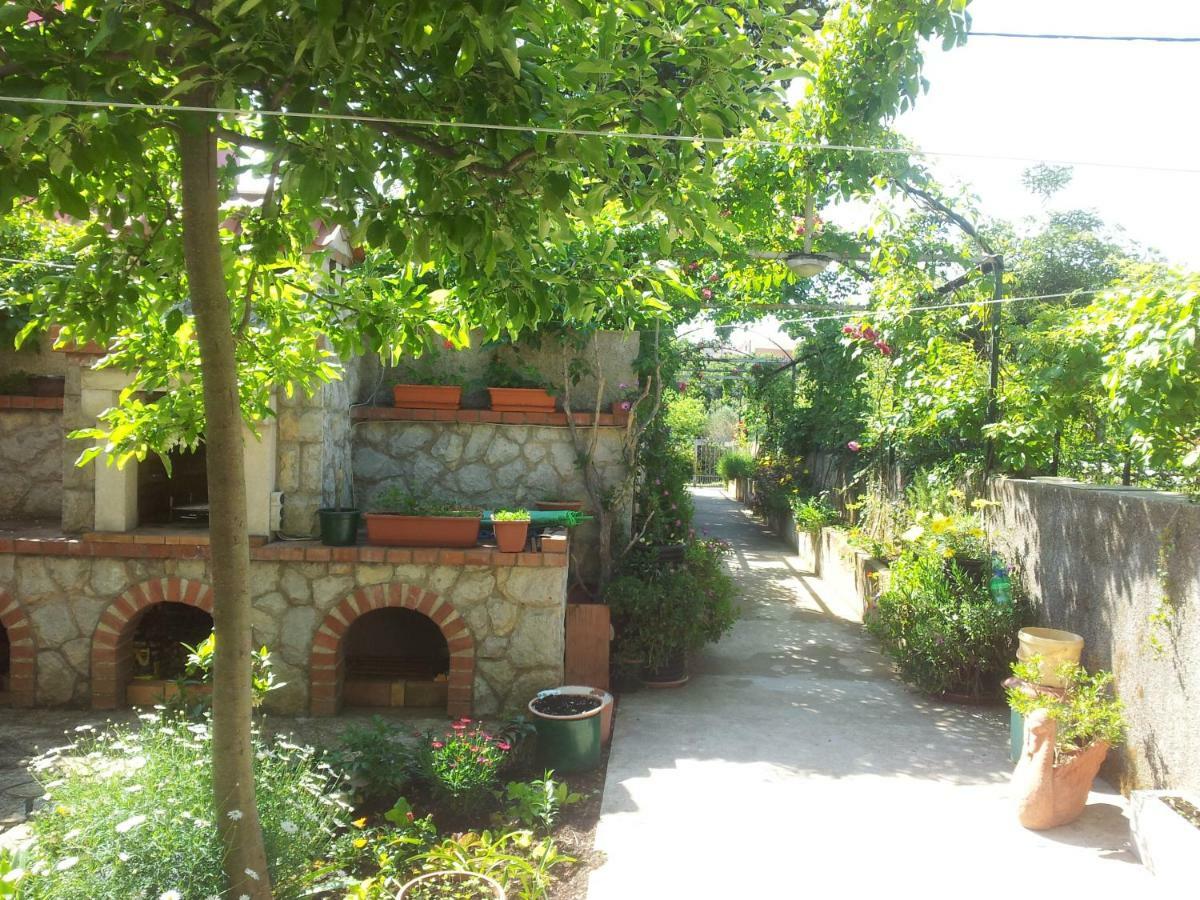 Apartmani Rukonic Aleksandar Nerezine Exterior photo